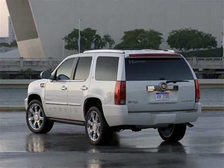 2004 cadillac features